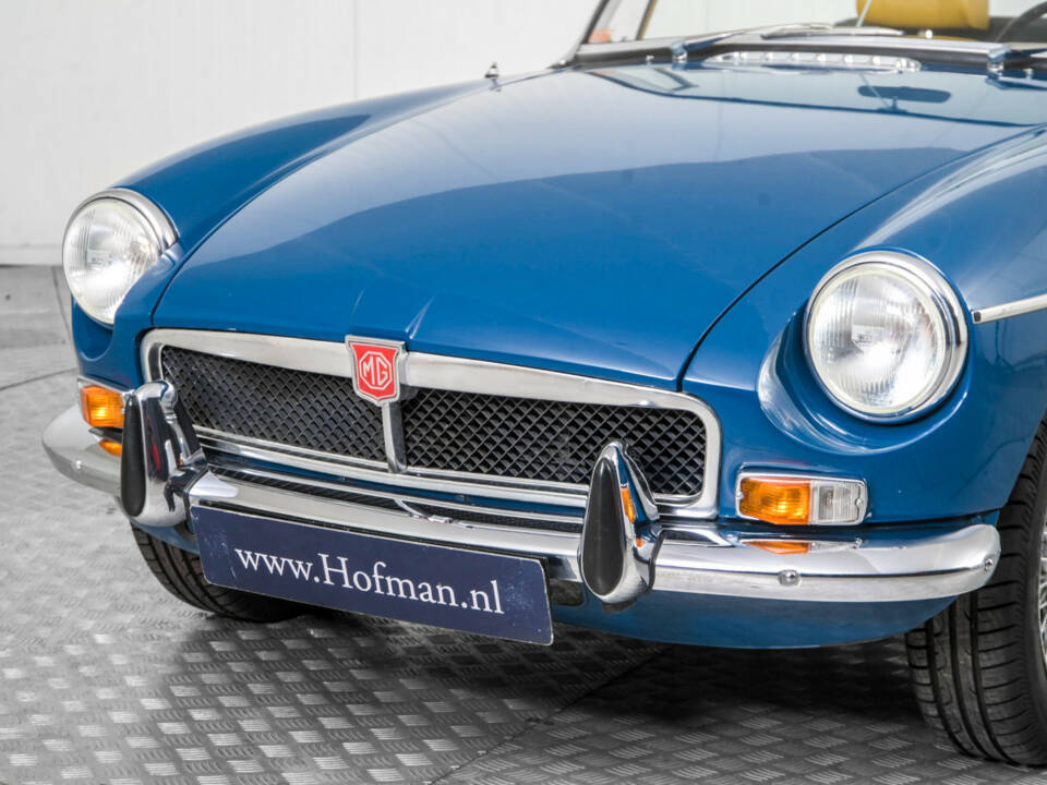 Image 18/50 de MG MGB (1973)