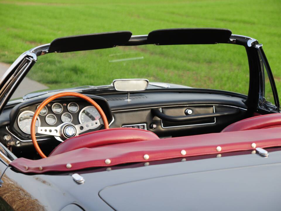 Image 24/37 de Maserati Mistral 4000 Spyder (1967)