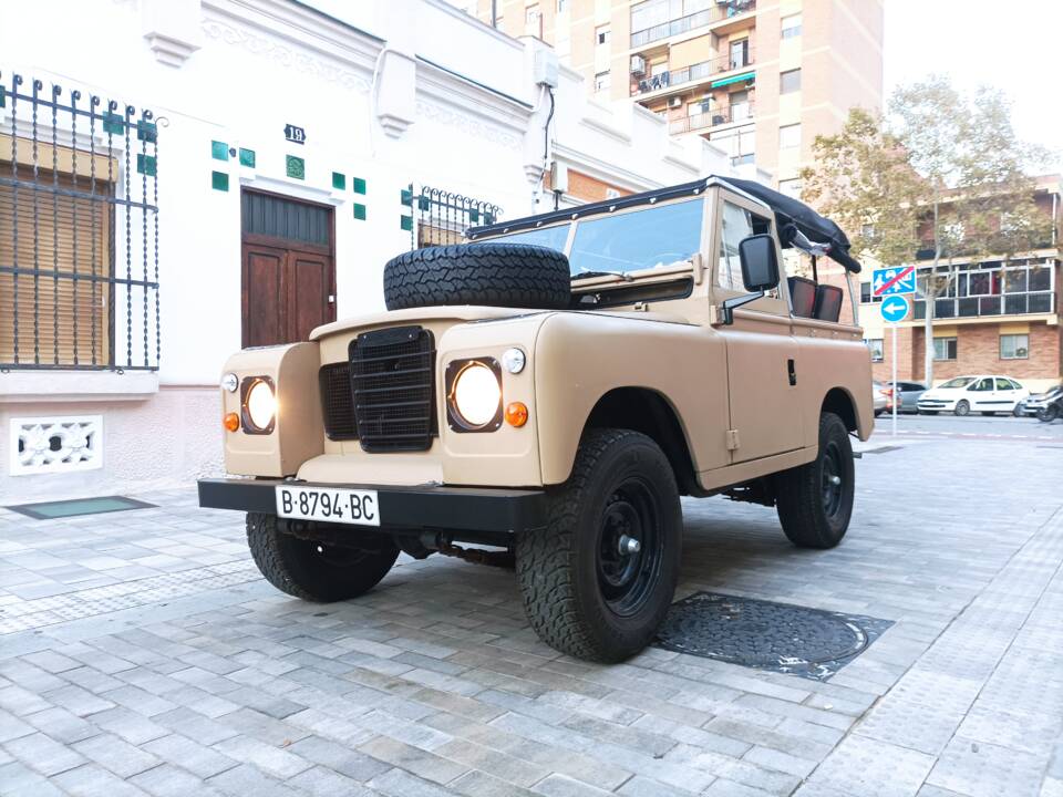 Bild 4/27 von Land Rover 88 (1978)