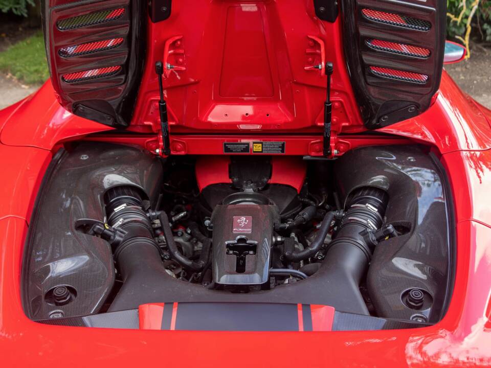Image 19/19 of Ferrari F8 Spider (2020)