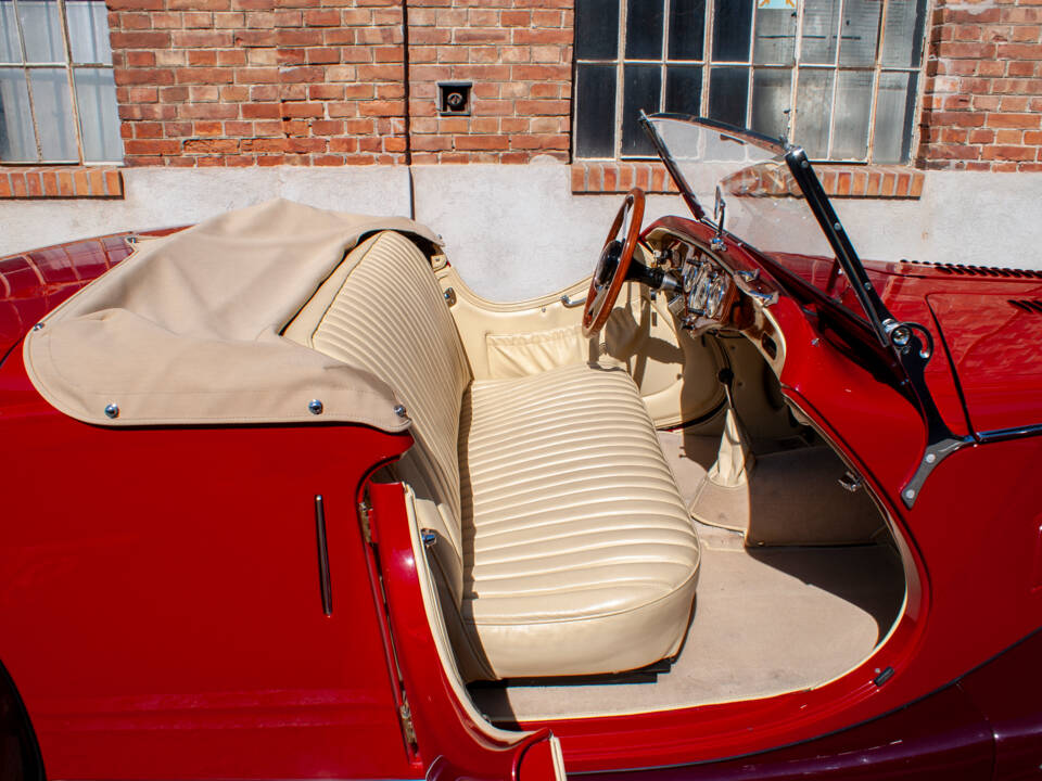 Image 6/13 of Riley 2.5 Litre RMC (1948)