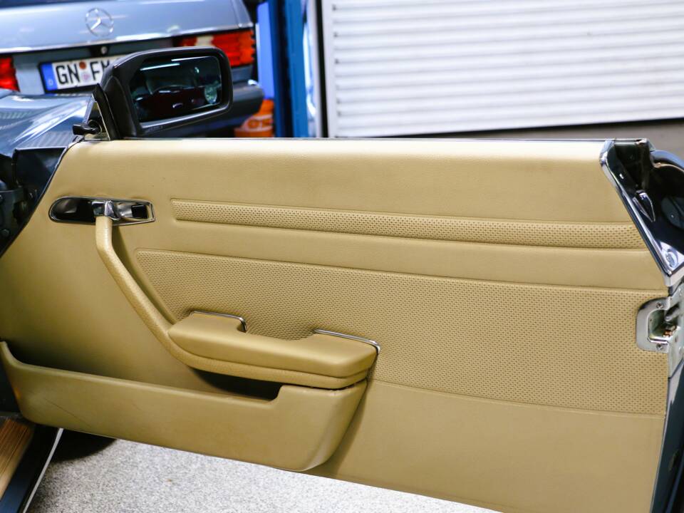 Image 32/41 de Mercedes-Benz 450 SLC 5,0 (1979)