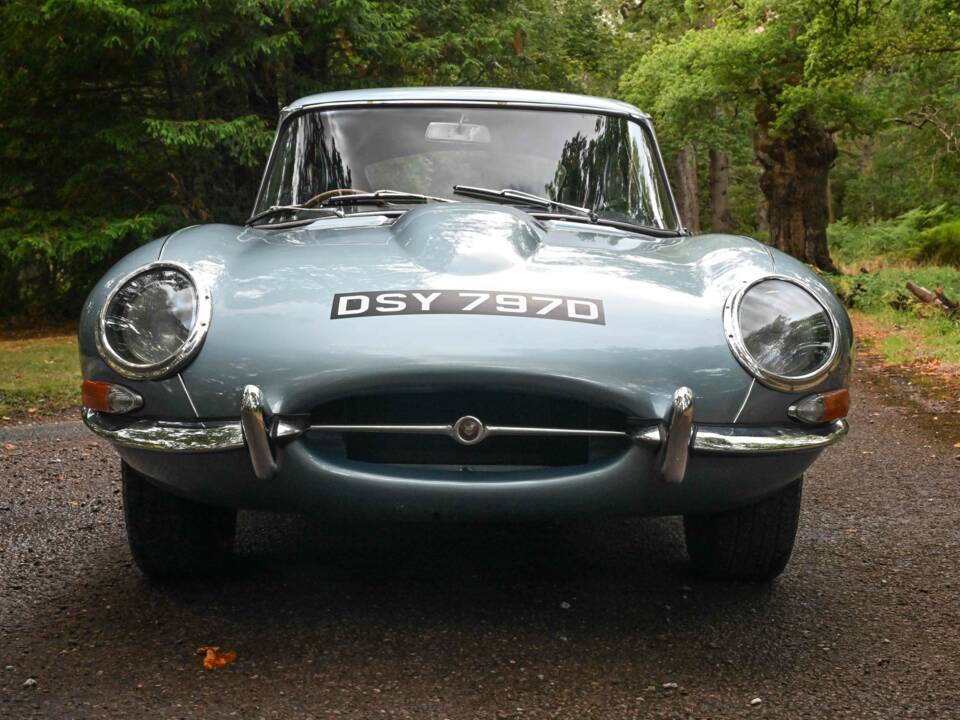 Image 20/50 of Jaguar E-Type (2+2) (1966)