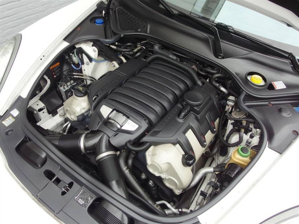 Image 87/98 of Porsche Panamera S (2010)