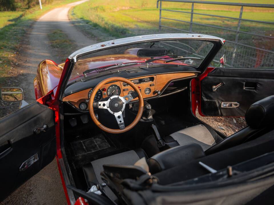 Image 87/98 of Triumph Spitfire 1500 (1978)