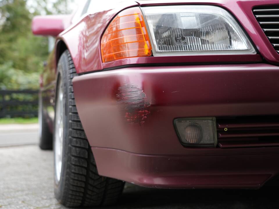 Image 14/95 of Mercedes-Benz 300 SL (1993)