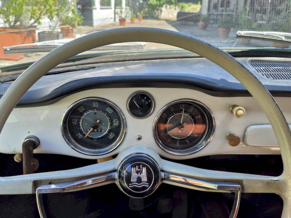 Image 30/71 of Volkswagen Karmann Ghia 1200 (1962)