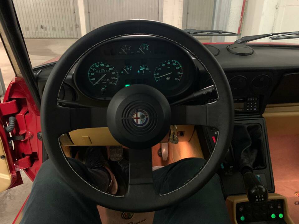 Image 4/21 of Alfa Romeo 1.6 Spider (1991)