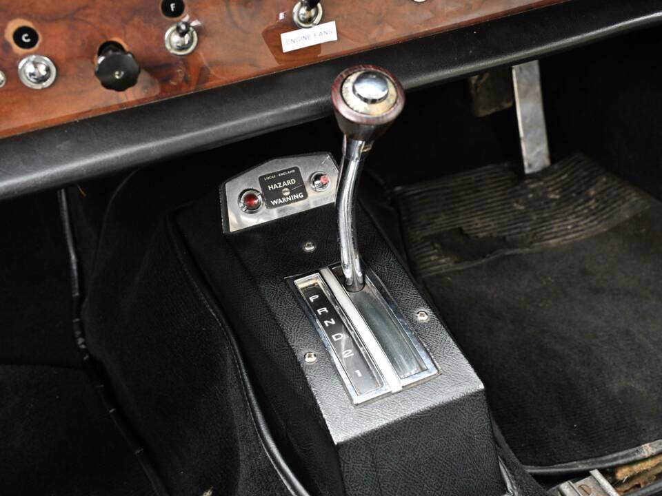 Image 13/40 of Bristol 410 (1968)