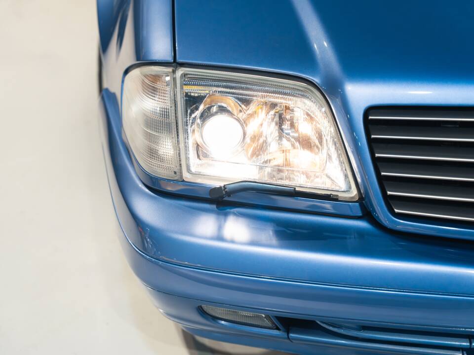 Image 17/35 of Mercedes-Benz SL 320 (1998)