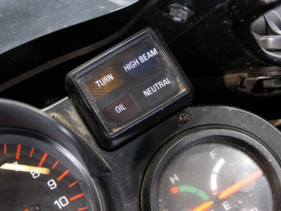 Image 37/50 of Yamaha FZ 750 (1986)