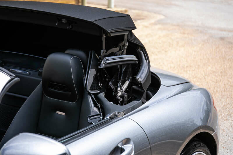 Image 14/50 of Mercedes-Benz SLS AMG Roadster (2014)
