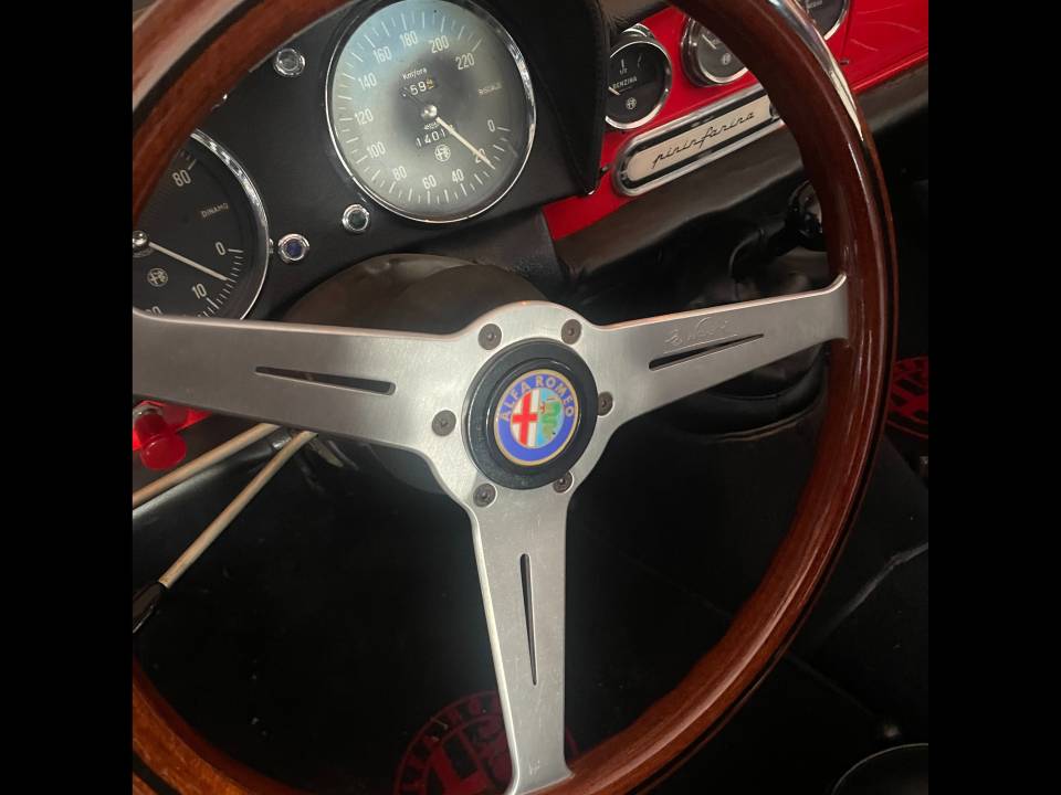 Image 7/14 of Alfa Romeo 1600 Spider Duetto (1966)