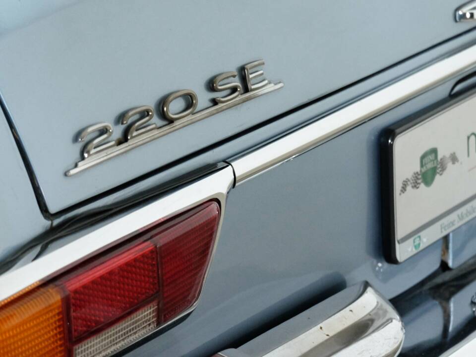 Bild 15/18 von Mercedes-Benz 220 SE b (1963)
