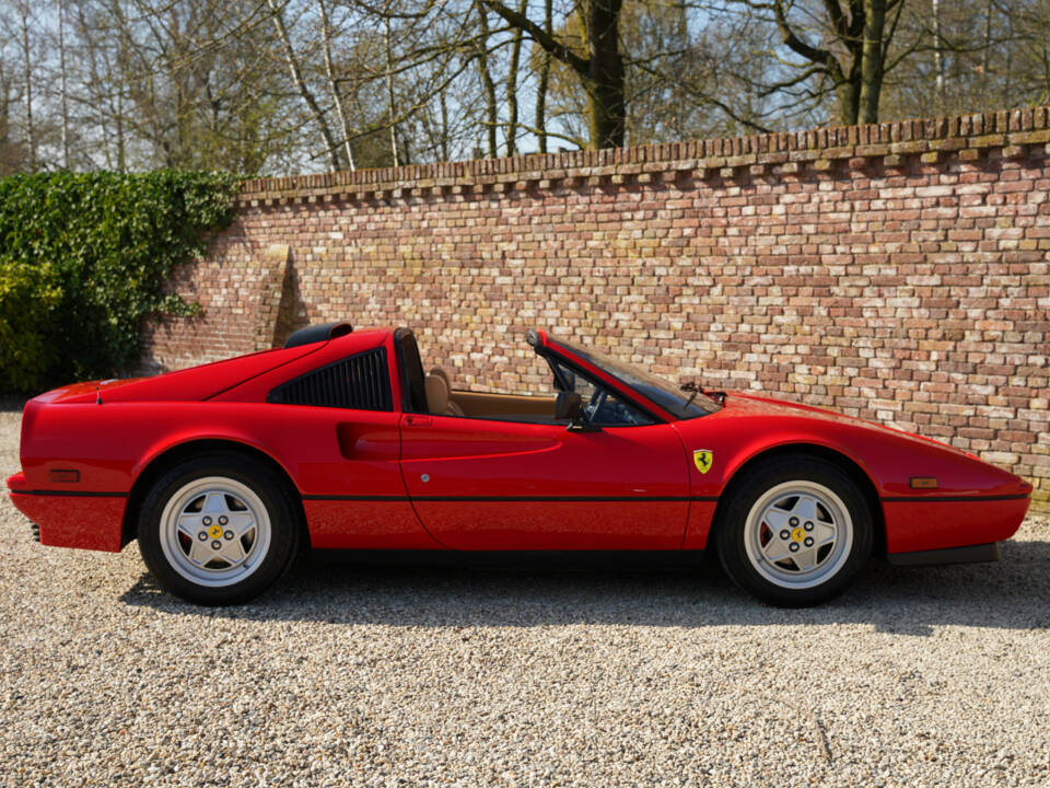 Bild 43/50 von Ferrari 328 GTS (1989)