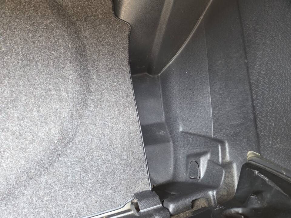 Bild 29/39 von Mercedes-Benz 190 E 1.8 (1992)