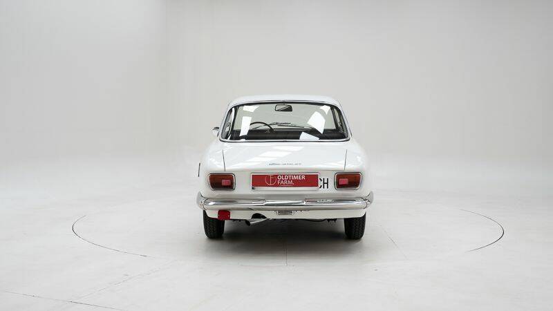 Imagen 7/15 de Alfa Romeo Giulia 1600 Sprint GT (1966)