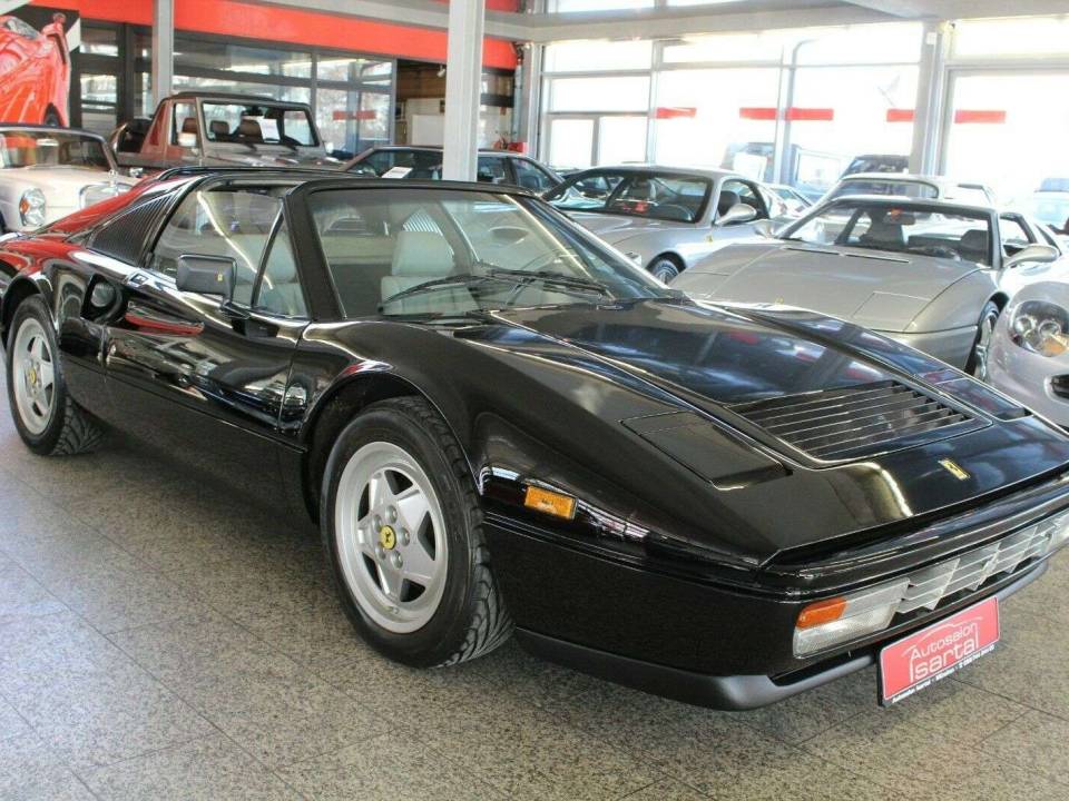 Image 2/18 de Ferrari 328 GTS (1989)