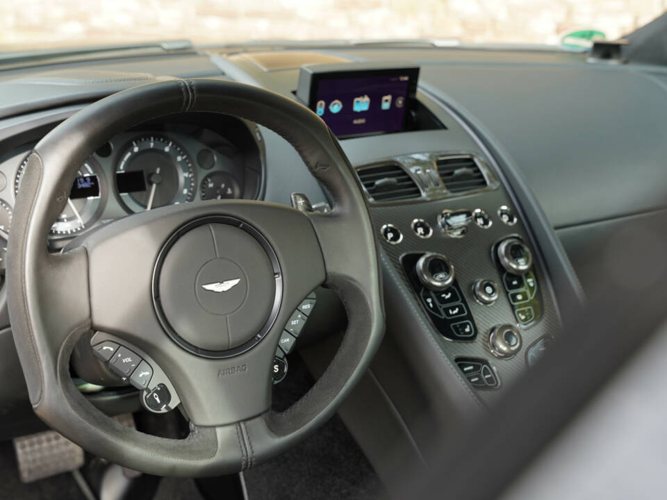 Immagine 36/50 di Aston Martin Vanquish (2017)
