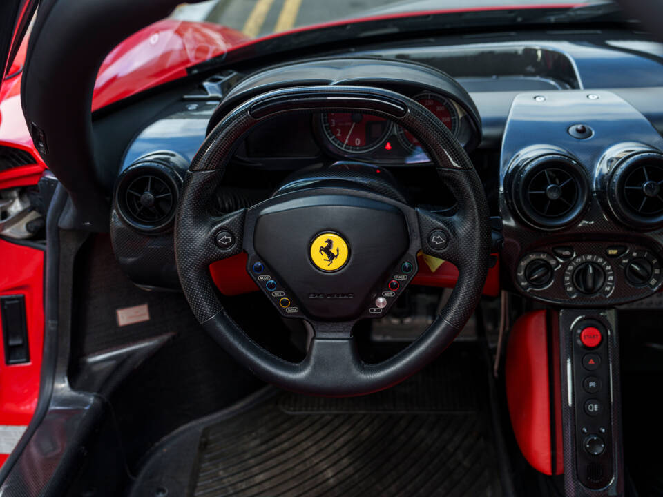 Bild 17/29 von Ferrari Enzo Ferrari (2002)