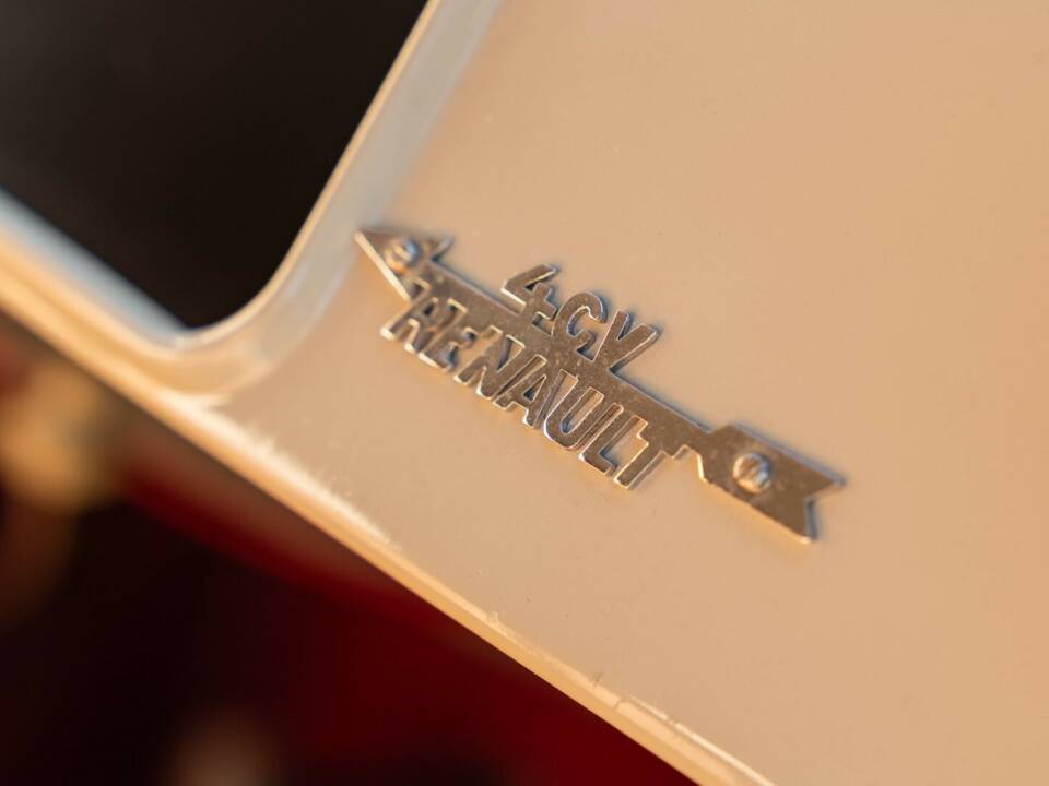 Image 19/50 of Renault 4 CV Décapotable (1957)