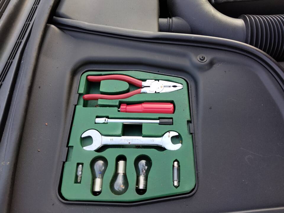 Image 28/71 of Daimler Super V8 (2000)