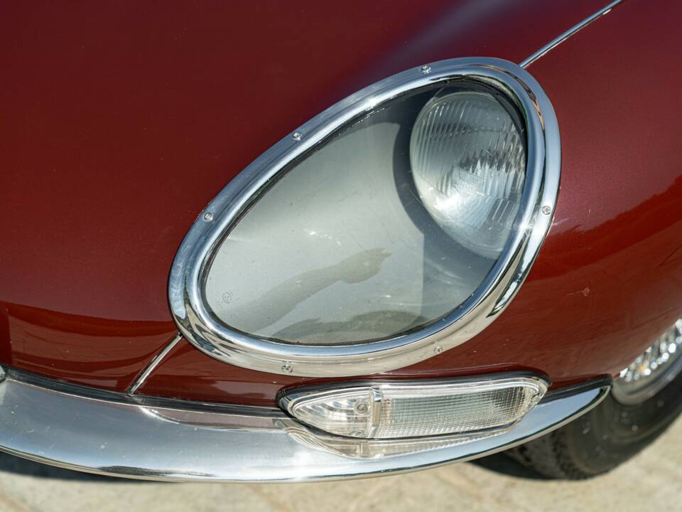 Image 32/50 de Jaguar E-Type 3.8 (1964)