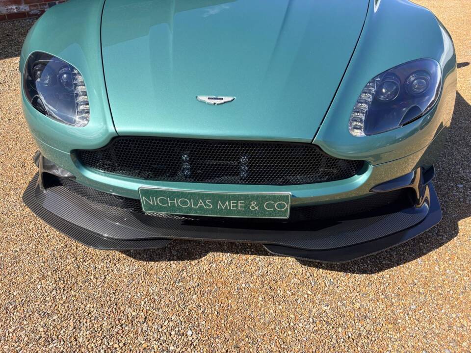 Image 14/65 de Aston Martin Vantage GT8 (2017)