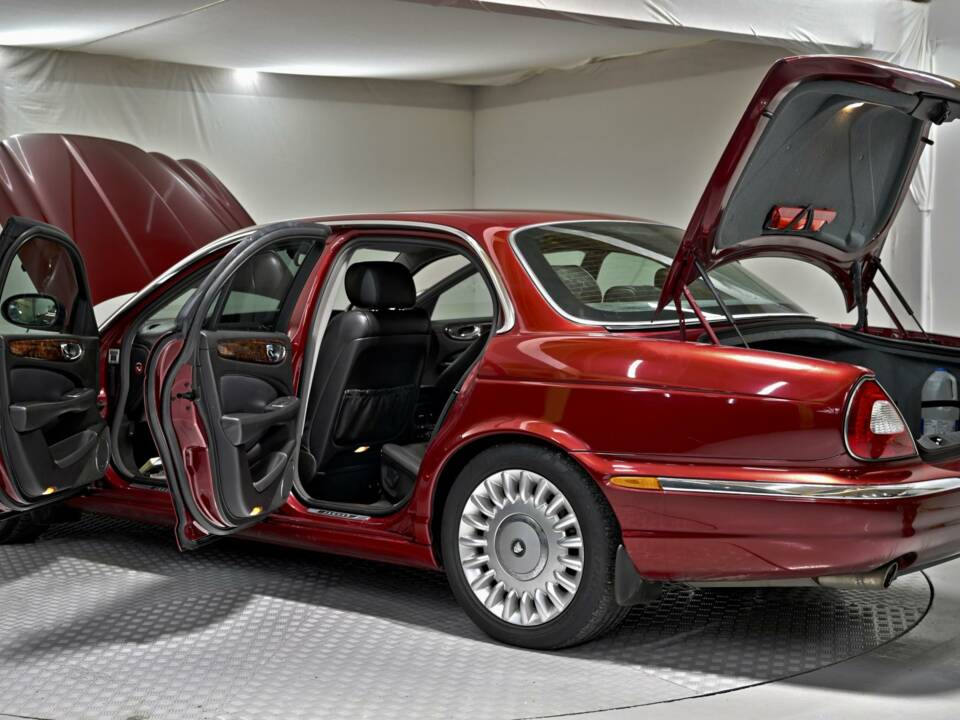 Imagen 18/50 de Jaguar XJR Super V8 (2004)