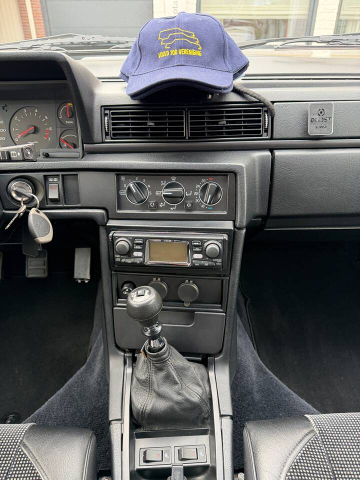 Obraz 9/53 pojazdu Volvo 740 (1990)
