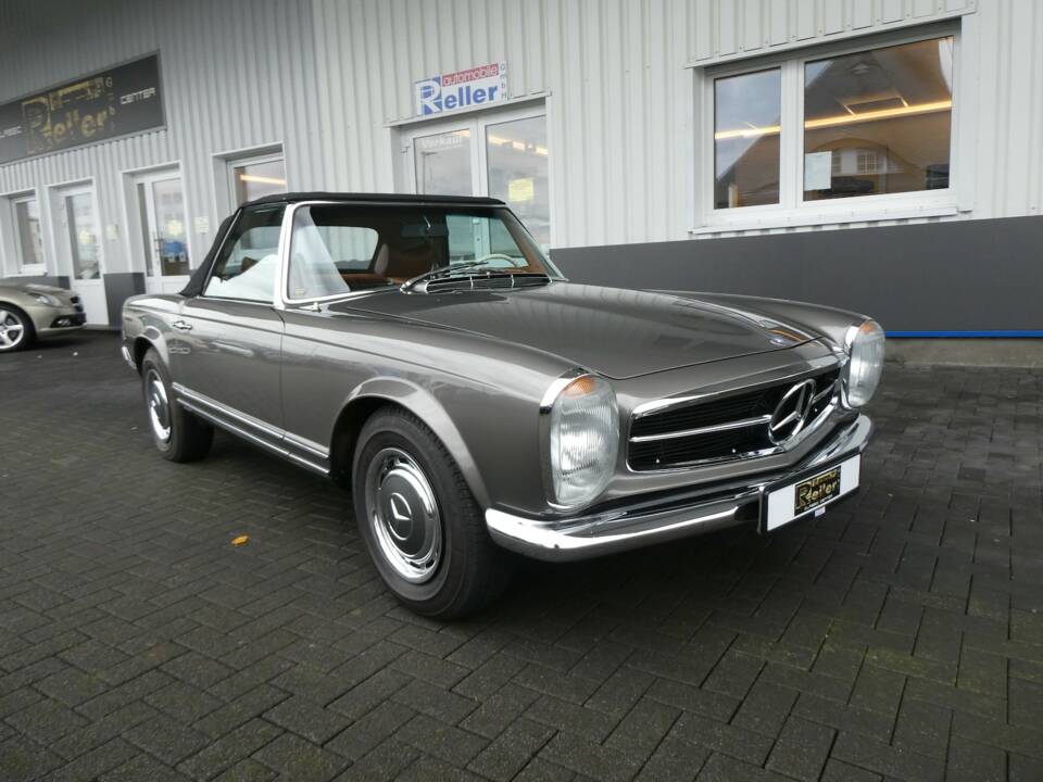 Image 1/27 of Mercedes-Benz 280 SL (1968)