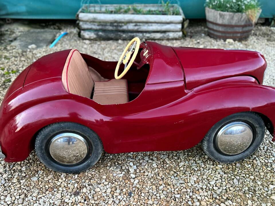 Image 3/5 of Austin J 40 (1969)