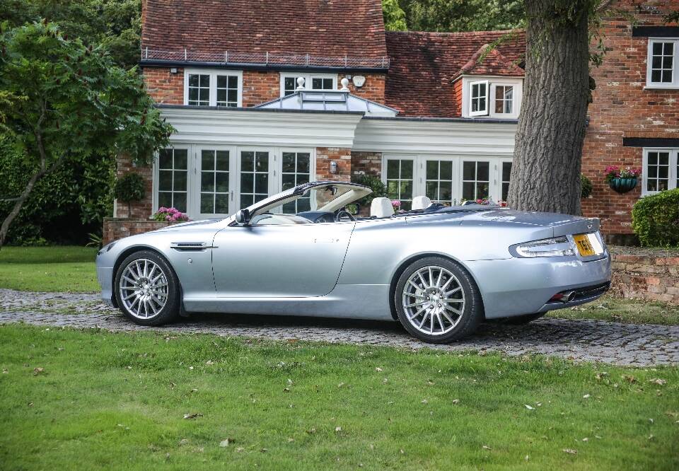 Bild 28/30 von Aston Martin DB 9 Volante (2006)