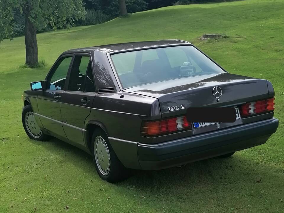 Image 6/17 of Mercedes-Benz 190 E 2.0 (1992)