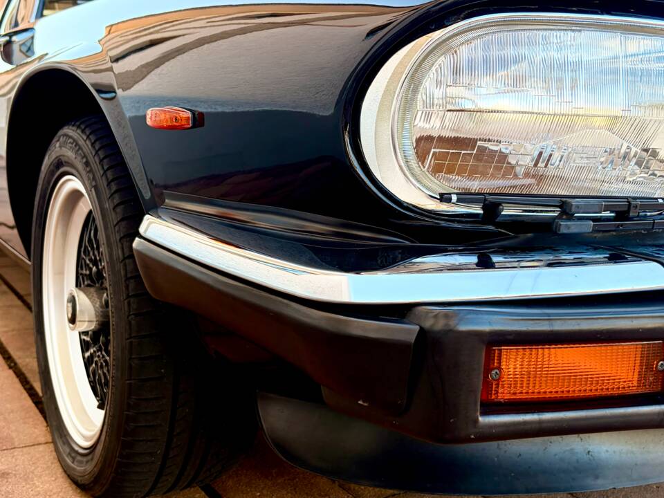 Image 8/17 of Jaguar XJS 5.3 V12 (1985)