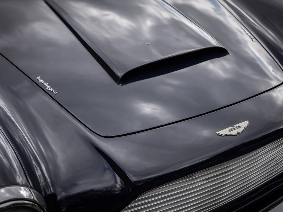 Image 16/72 de Aston Martin DB 4 (1962)