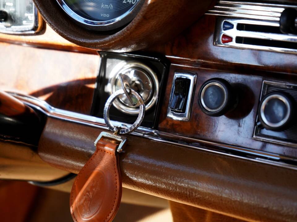 Image 8/17 de Mercedes-Benz 280 SE 3,5 (1970)