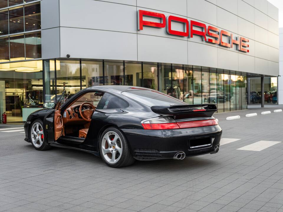 Image 60/63 of Porsche 911 Carrera 4S (2004)