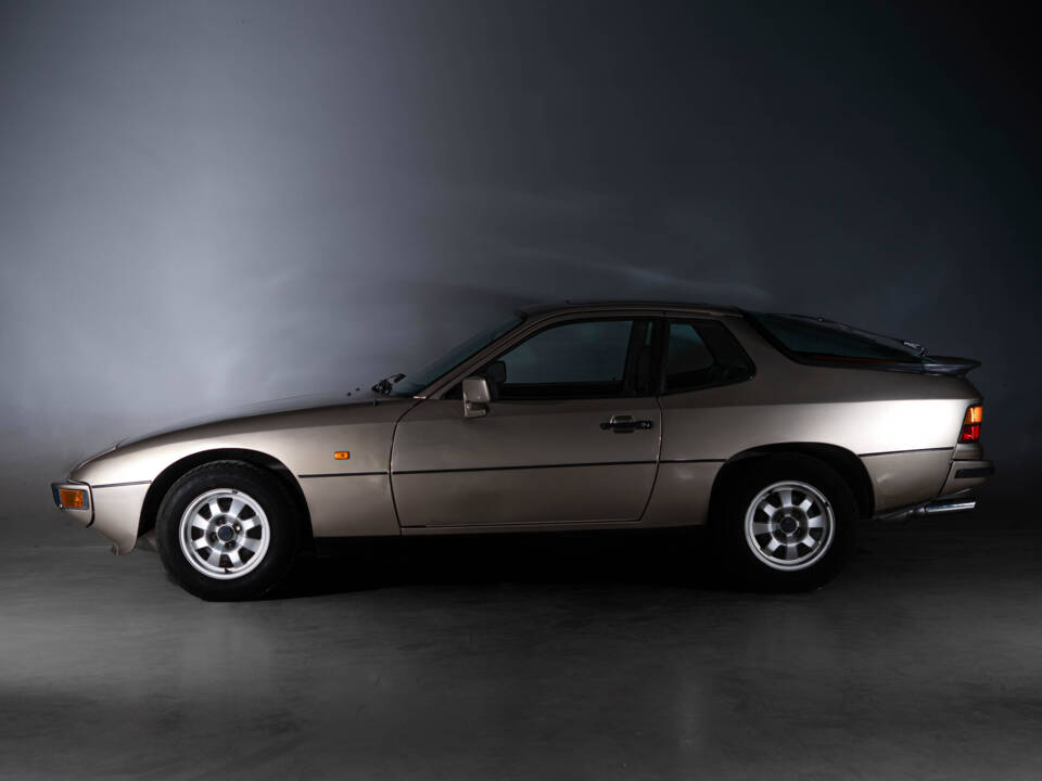 Image 30/44 de Porsche 924 (1983)