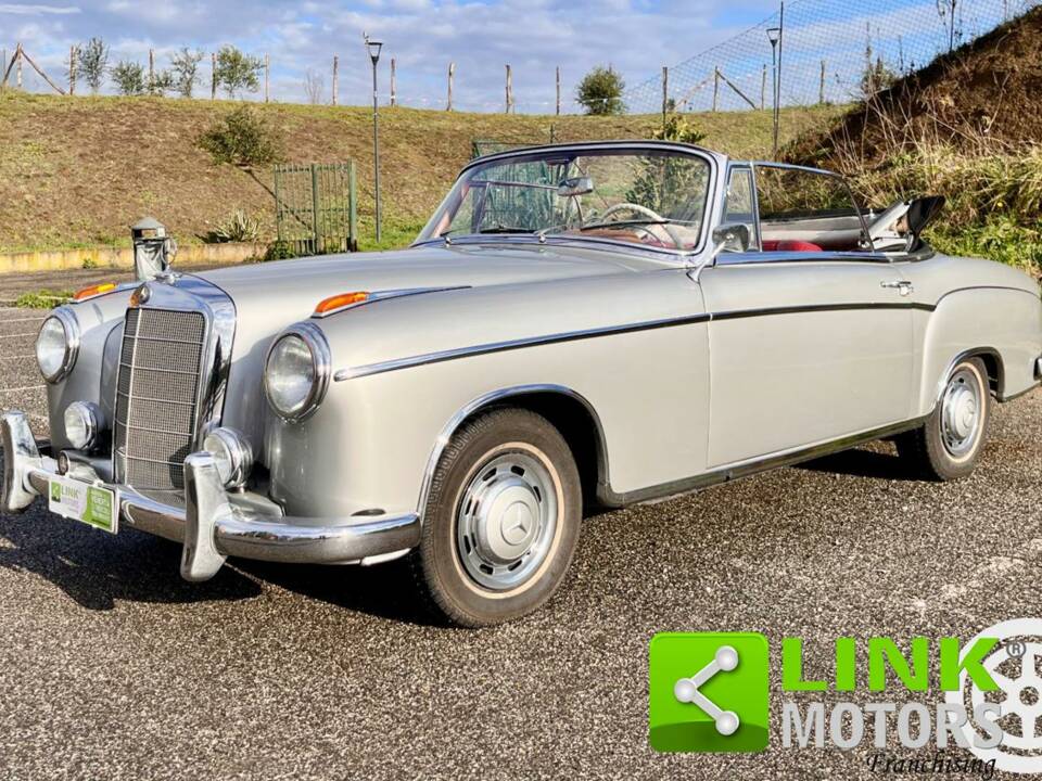 Bild 1/10 von Mercedes-Benz 220 SE Cabriolet (1960)