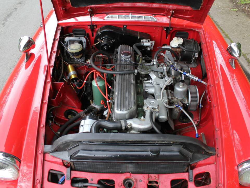 Bild 14/16 von MG MGC GT (1968)