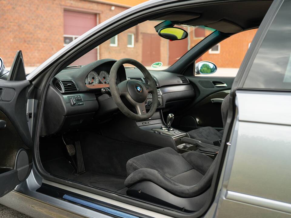 Image 17/42 of BMW M3 CSL (2003)
