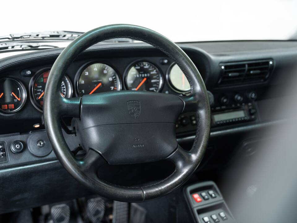 Bild 11/39 von Porsche 911 Carrera 4S (1997)