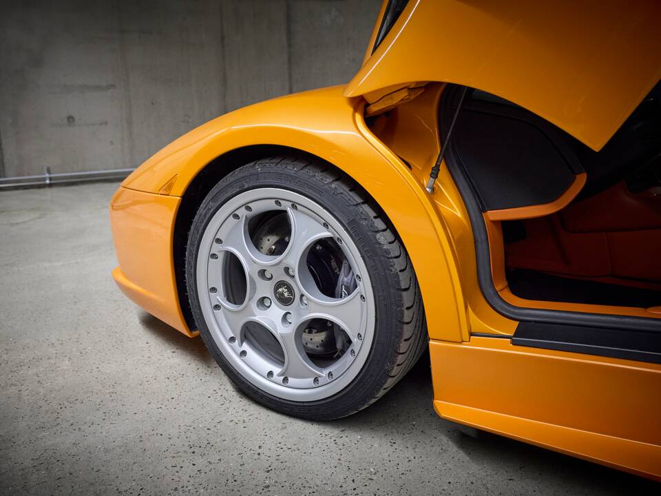 Image 79/99 of Lamborghini Murciélago (2003)