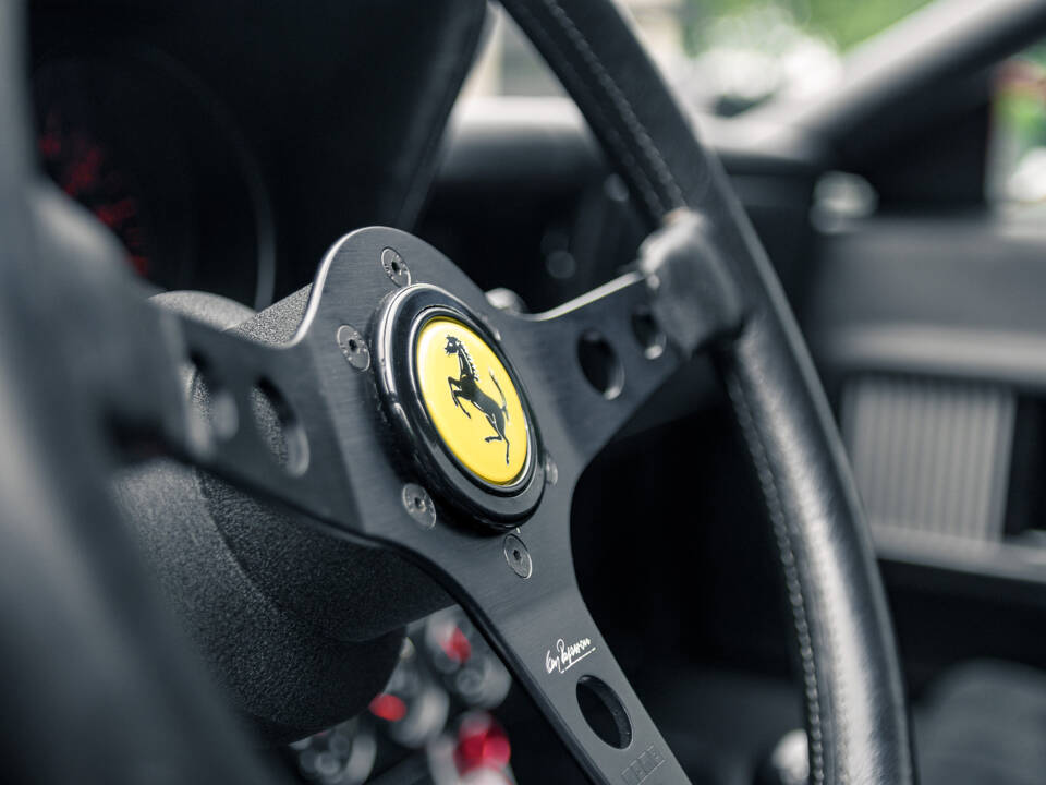Image 37/52 of Ferrari 512 BB (1978)