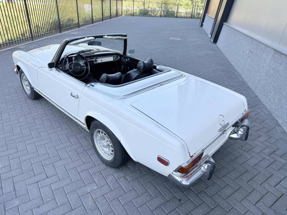 Image 8/50 of Mercedes-Benz 280 SL (1970)