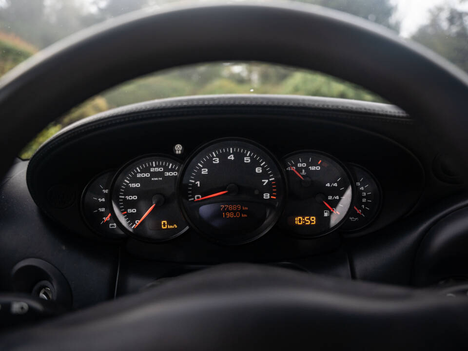 Image 9/14 de Porsche 911 Carrera 4S (2002)