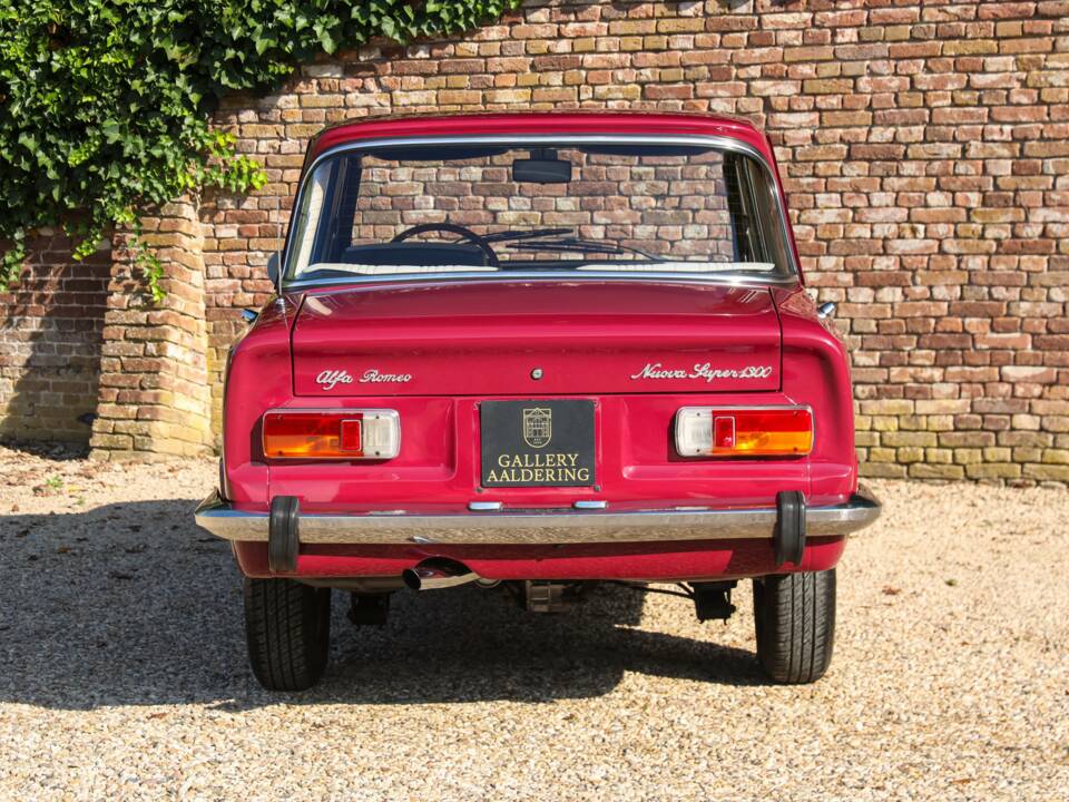 Image 39/50 of Alfa Romeo Giulia Nuova Super 1300 (1975)