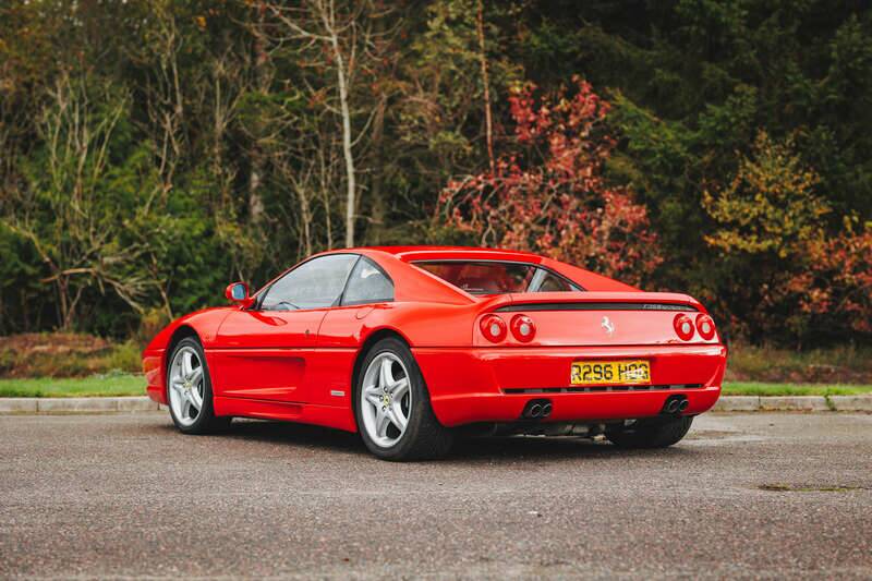 Image 4/50 de Ferrari F 355 Berlinetta (1998)