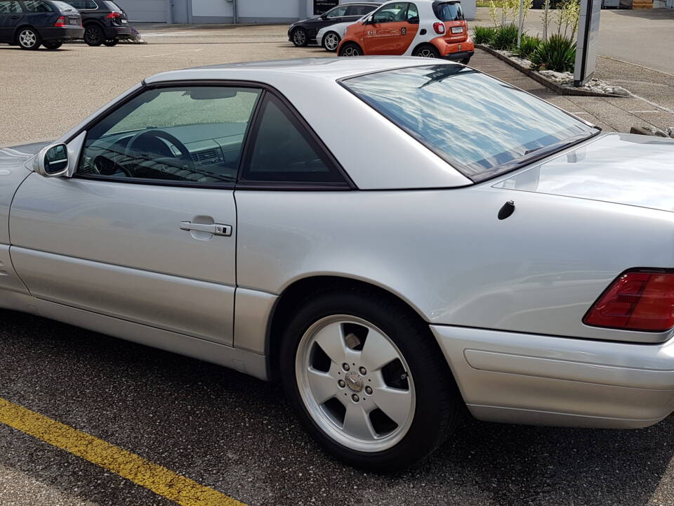 Image 3/12 de Mercedes-Benz SL 280 (2000)